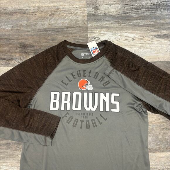 Cleveland Browns T-Shirt NWT NFL Team Apparel Football Mens M Long Sleeve Raglan - Picture 2 of 11